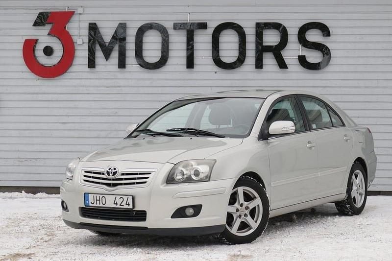 Silver Begagnad 2006 Toyota Avensis Halvkombi | 28 900 kr (Bra pris) - Bild 1/4