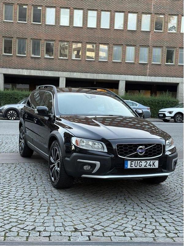 Begagnad 2015 Volvo XC70 Momentum SUV | 169 000 kr - Bild 1/4
