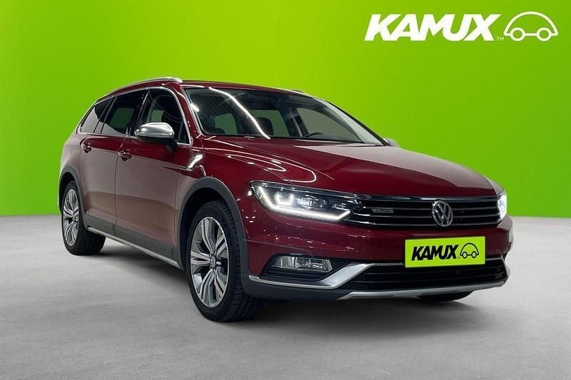 Mörkröd (röd) Begagnad 2016 VW Passat Alltrack Kombi | 189 800 kr (Marknadspris) - Bild 1/3