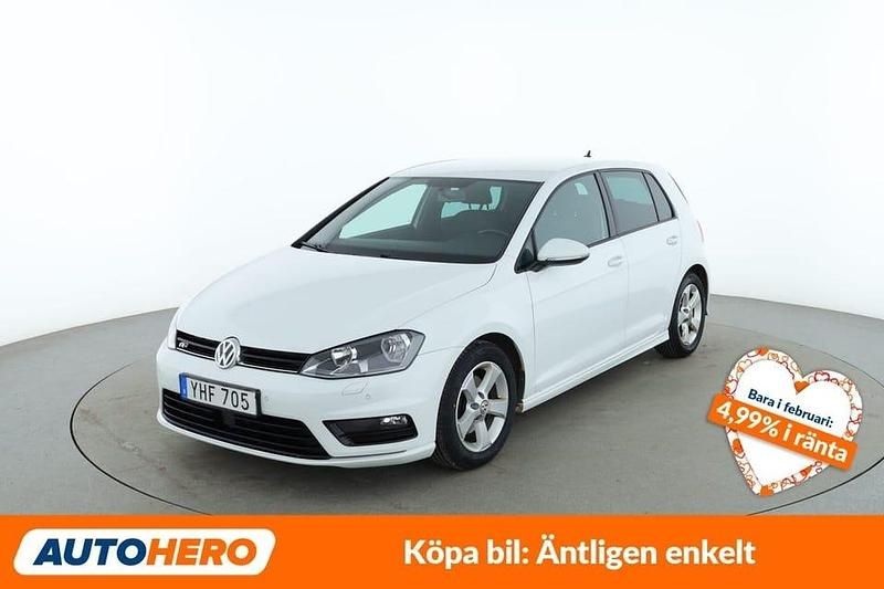 Vit Begagnad 2016 VW Golf VII R-line Halvkombi | 146 000 kr (Bra pris) - Bild 1/4