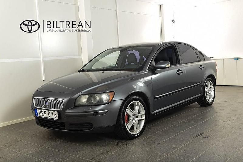 Grå Begagnad 2003 Volvo S40 Sedan | 16 900 kr (Bra pris) - Bild 1/4