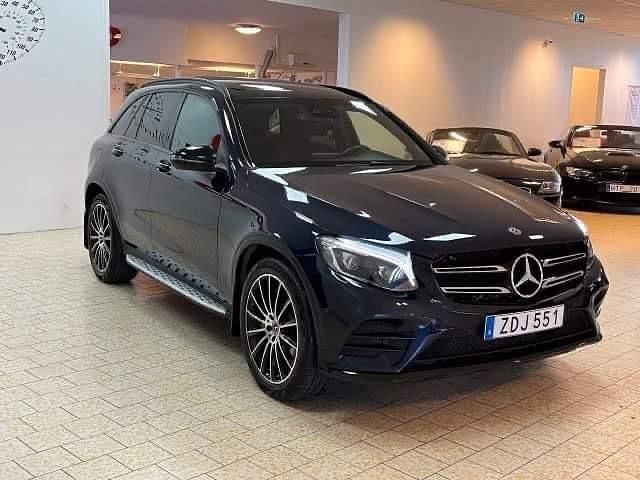 Blå Begagnad 2018 Mercedes GLC250 SUV | 320 000 kr (Marknadspris) - Bild 1/4