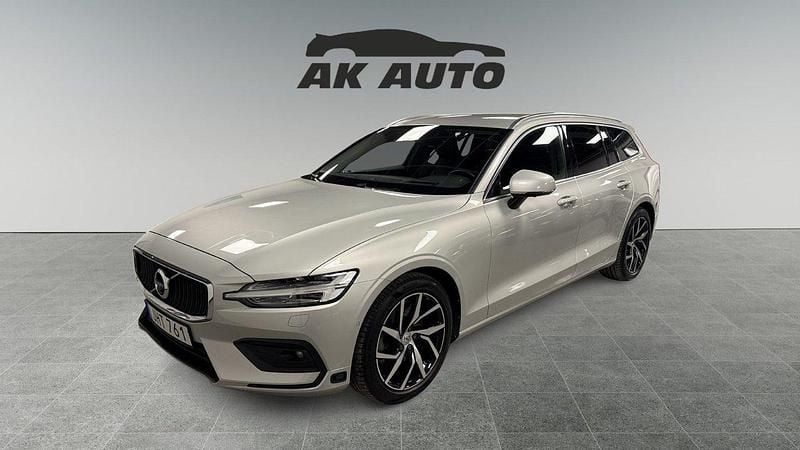 Vit Begagnad 2019 Volvo V60 Kombi | 339 000 kr (Marknadspris) - Bild 1/4