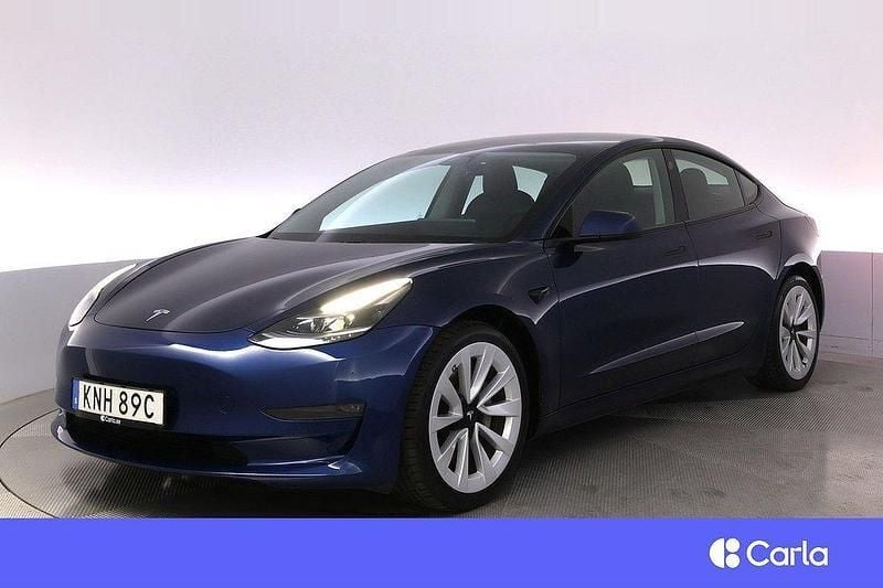 Blå Begagnad 2021 Tesla Model 3 Long Range Sedan | 303 900 kr (Marknadspris) - Bild 1/4