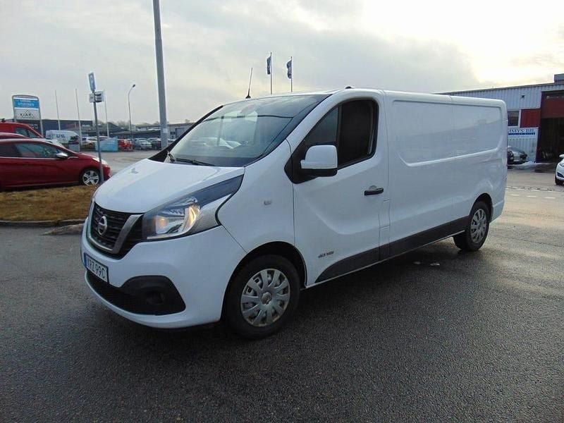 Vit Begagnad 2021 Nissan NV300 Van | 139 000 kr (Bra pris) - Bild 1/4