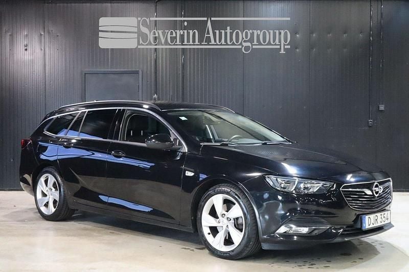 Svart Begagnad 2018 Opel Insignia Kombi | 174 900 kr (Marknadspris) - Bild 1/4