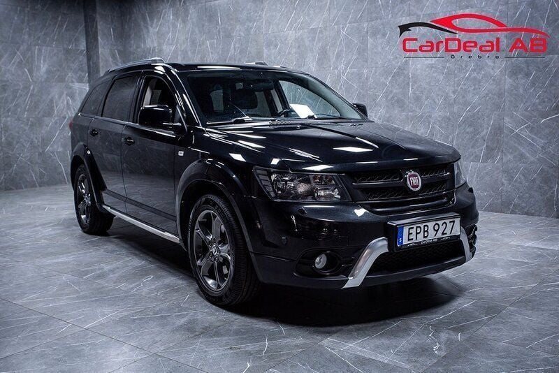 Svart Begagnad 2015 Fiat Freemont Black Code SUV | 114 800 kr (Marknadspris) - Bild 1/4