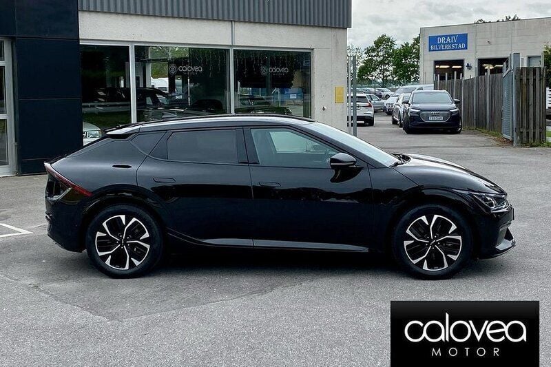 Svart Begagnad 2022 Kia EV6 3 SUV | 349 900 kr - Bild 1/4