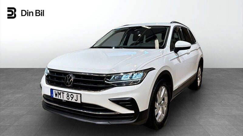 Vit (pure white) Begagnad 2022 VW Tiguan SUV | 309 900 kr (Marknadspris) - Bild 1/4