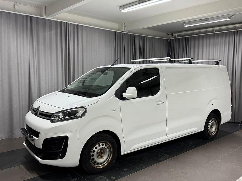 Vit Begagnad 2017 Citroën Jumpy Minibuss | 212 375 kr - Bild 1/4