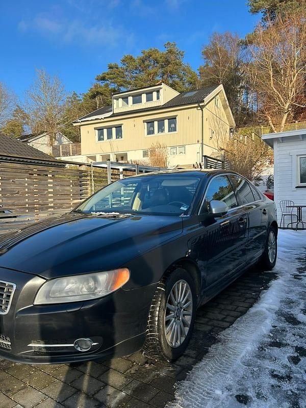 Begagnad Volvo S80 185 HK (136 kW) 2007 Sapphire black Sedan