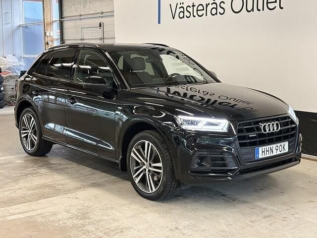 Brilliantsvart Begagnad 2020 Audi Q5 Sport SUV | 329 900 kr (Marknadspris) - Bild 1/4