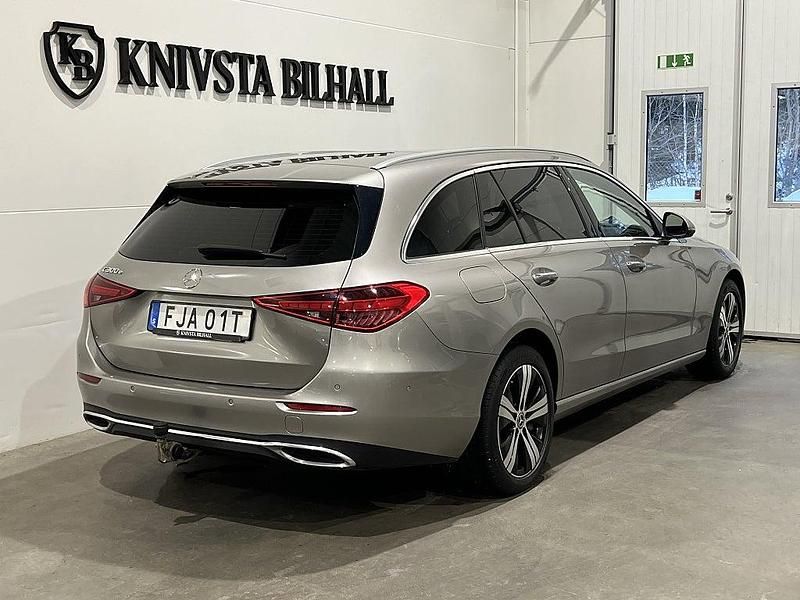 Begagnad Mercedes C300e Avantgarde 313 HK (230 kW) 2022 Silver Kombi