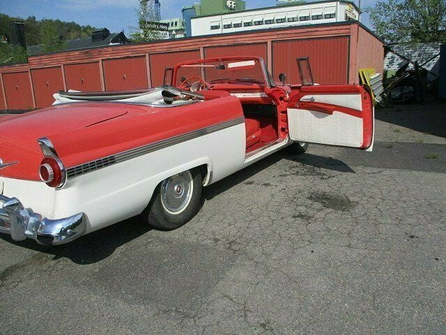 Flerfärgad Begagnad 1956 Ford Fairlane Cab | 499 000 kr - Bild 1/4