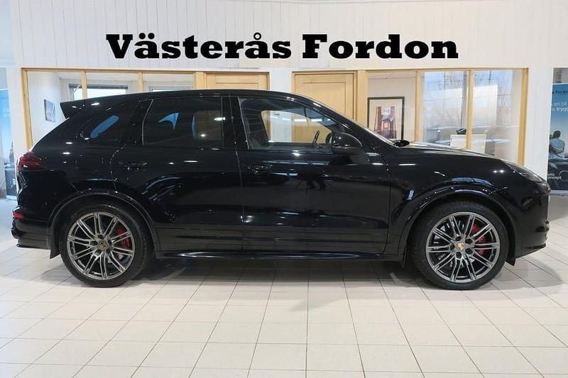 Begagnad Porsche Cayenne GTS Sport 441 HK (324 kW) 2017 Svart SUV