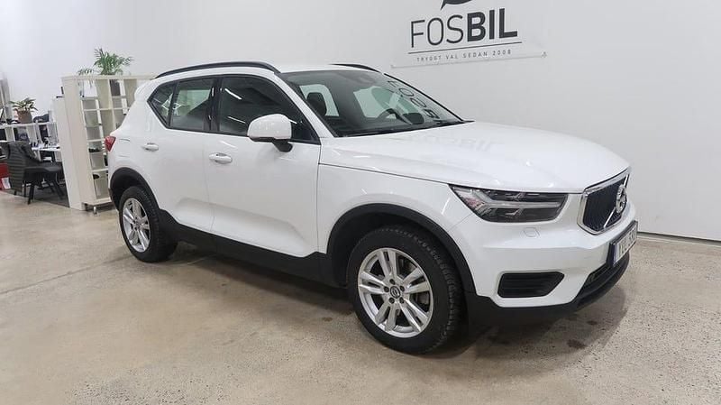 Vit Begagnad 2018 Volvo XC40 SUV | 199 900 kr (Bra pris) - Bild 1/3