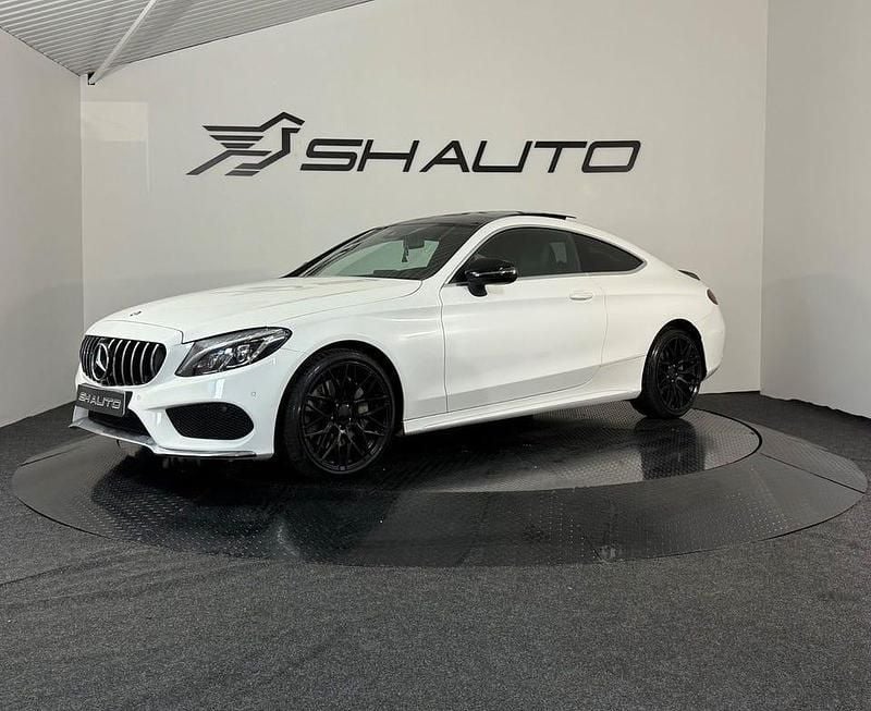 Vit Begagnad 2015 Mercedes C250 AMG line Sportkupé | 289 900 kr (Lite dyr) - Bild 1/4