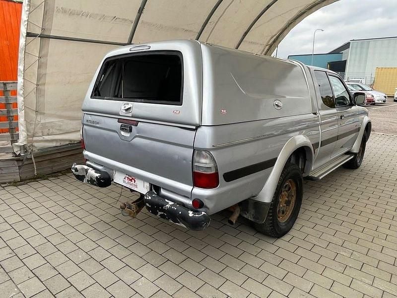Begagnad Mitsubishi L200 116 HK (85 kW) 2005 Silver Pickup