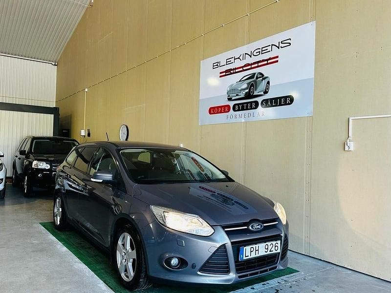 Brun Begagnad 2011 Ford Focus Trend Kombi | 44 900 kr (Marknadspris) - Bild 1/4