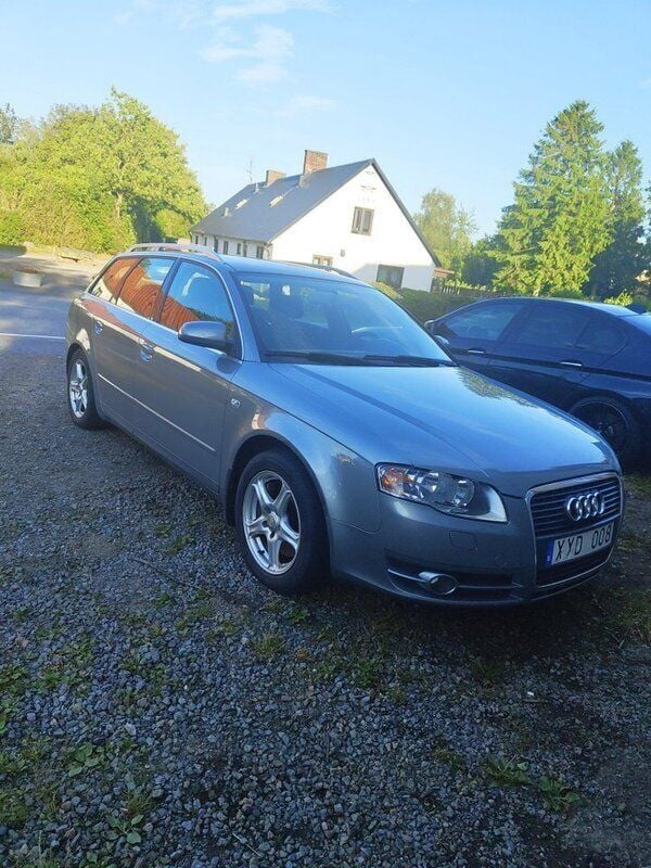 Grå Begagnad 2006 Audi A4 Kombi | 45 000 kr (Lite dyr) - Bild 1/4