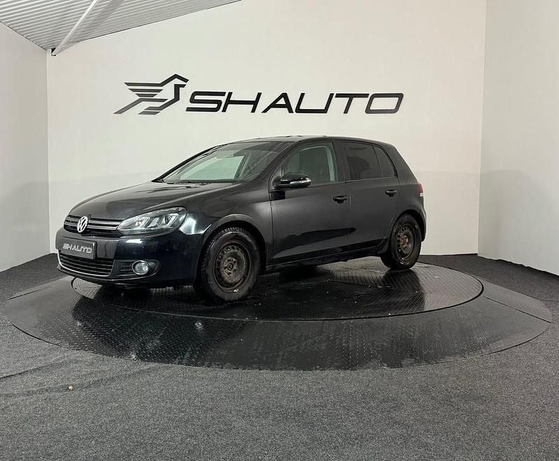 Svart Begagnad 2012 VW Golf VII Highline Halvkombi | 78 900 kr (Marknadspris) - Bild 1/4