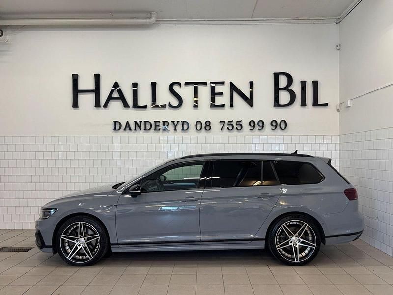 Grå Begagnad 2019 VW Passat GTS Kombi | 289 000 kr - Bild 1/4