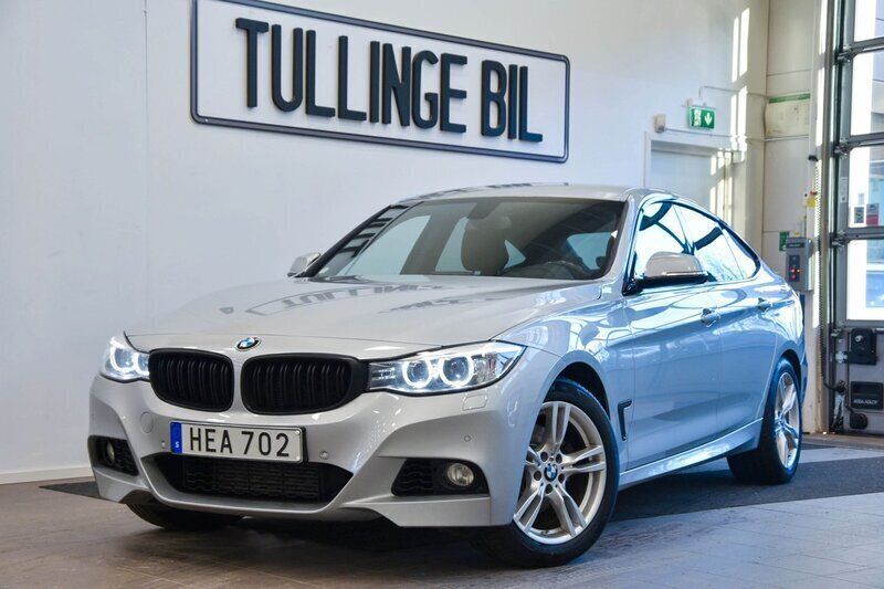 Silver Begagnad 2015 BMW 330 M Sport Halvkombi | 219 900 kr (Marknadspris) - Bild 1/4