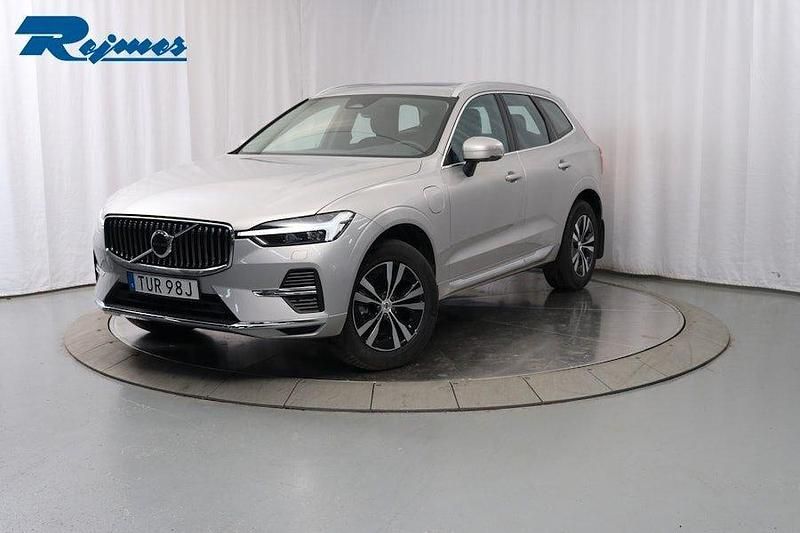 Silver (silver dawn metallic) Begagnad 2024 Volvo XC60 Core SUV | 519 900 kr (Marknadspris) - Bild 1/4