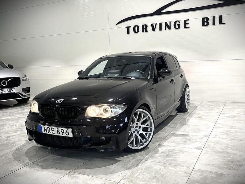 Svart Begagnad 2009 BMW 123 M Sport Halvkombi | 109 900 kr - Bild 1/4