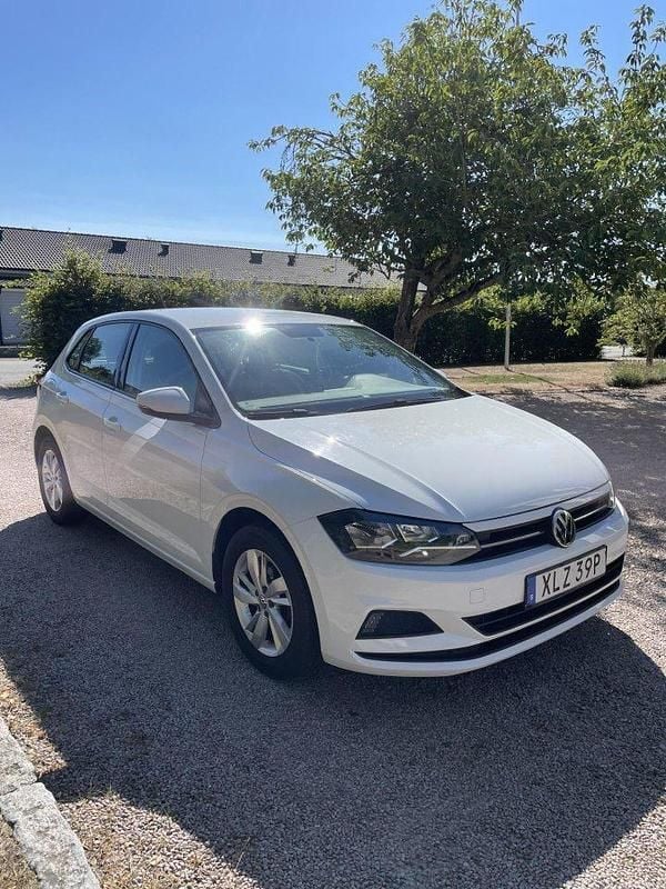 Vit Begagnad 2019 VW Polo Halvkombi | 123 000 kr (Marknadspris) - Bild 1/4