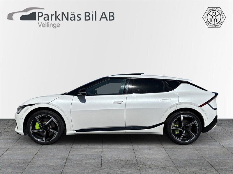 Vit Begagnad 2023 Kia EV6 SUV | 499 900 kr (Bra pris) - Bild 1/4