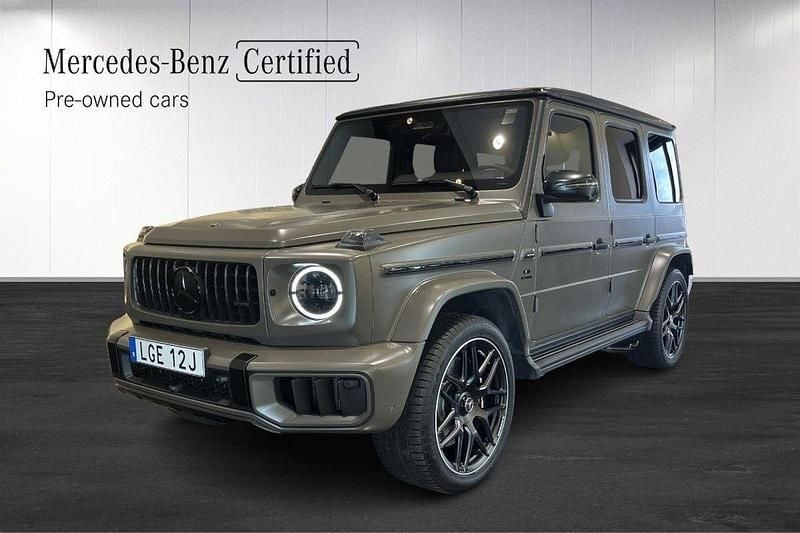 Mörkgrön (green) Begagnad 2025 Mercedes G63 AMG SUV | 2 345 000 kr - Bild 1/4