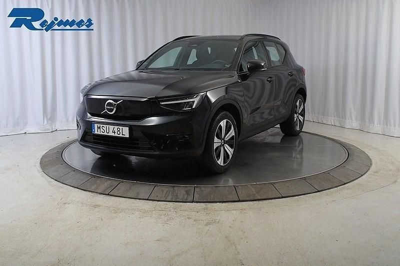 Begagnad Volvo XC40 Plus 175 kW (238 HK) 2022 Onyx svart metallic SUV