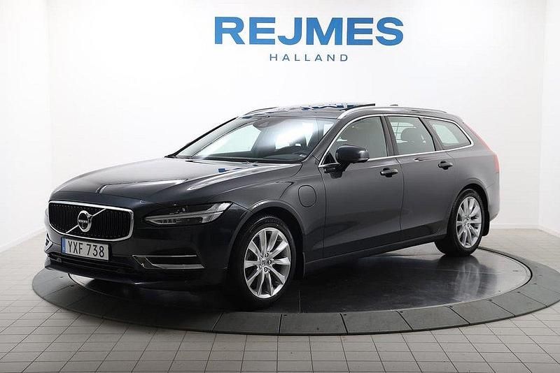 Grå Begagnad 2017 Volvo V90 Momentum Kombi | 289 500 kr (Marknadspris) - Bild 1/4