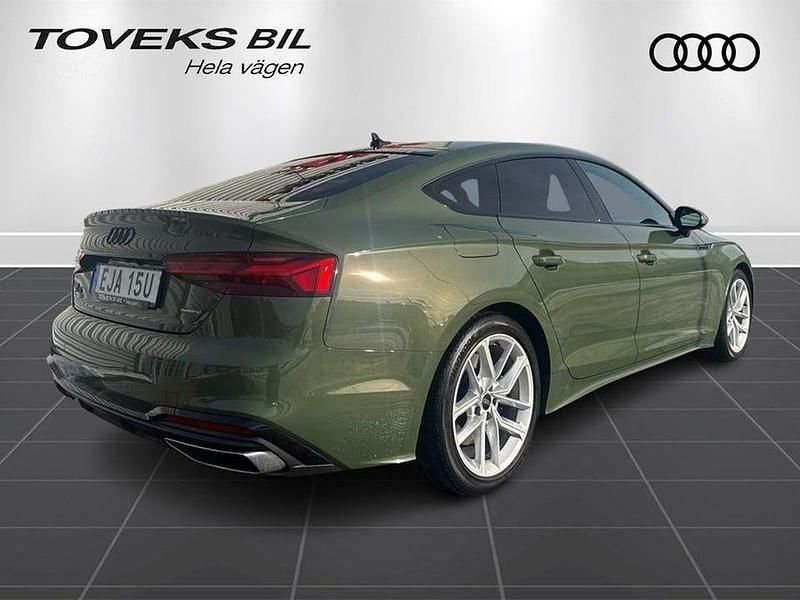Begagnad Audi A5 Sportback S-Line 265 HK (194 kW) 2023 Grön Halvkombi