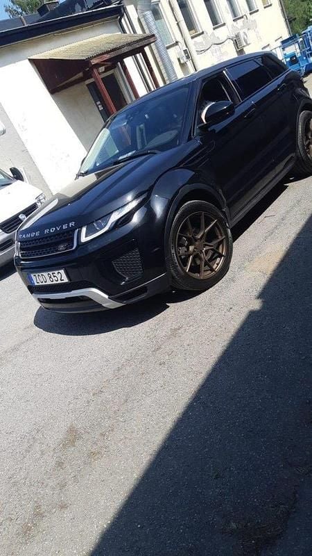 Svart Begagnad 2018 Land Rover Range Rover evoque SE Dynamic SUV | 325 000 kr (Superpris) - Bild 1/2