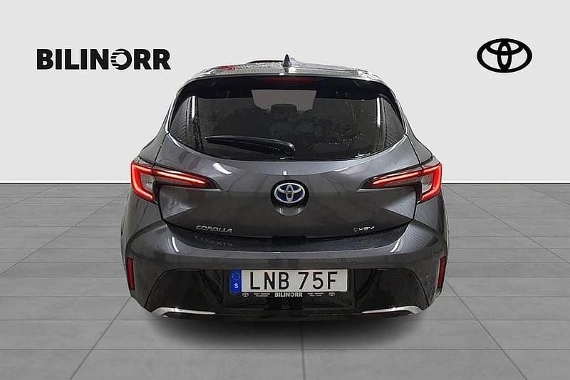 Begagnad Toyota Corolla Hybrid Style 141 HK (103 kW) 2024 Mörkgrå Halvkombi