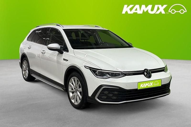 Vit Begagnad 2022 VW Golf VIII Kombi | 284 800 kr (Bra pris) - Bild 1/4