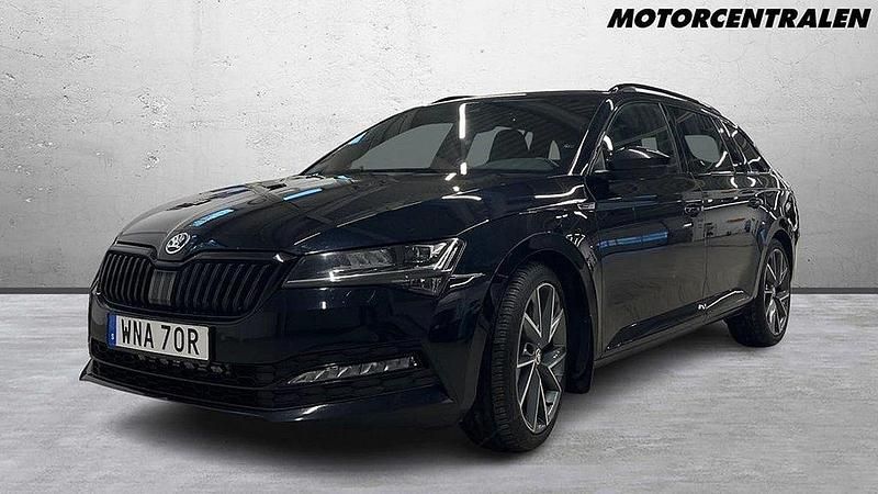 Svart Begagnad 2019 Skoda Superb Kombi | 299 000 kr (Marknadspris) - Bild 1/3