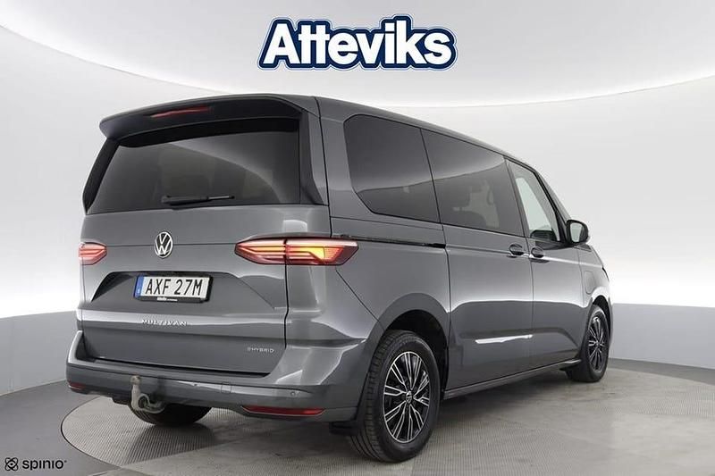 Begagnad VW Multivan 218 HK (160 kW) 2023 Grå Van