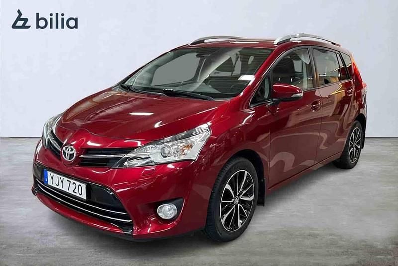 Röd Begagnad 2017 Toyota Verso Minibuss | 189 000 kr (Bra pris) - Bild 1/1