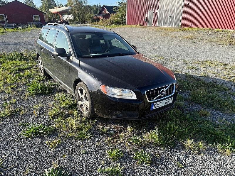 Svart Begagnad 2010 Volvo V70 Momentum Kombi | 40 000 kr - Bild 1/4