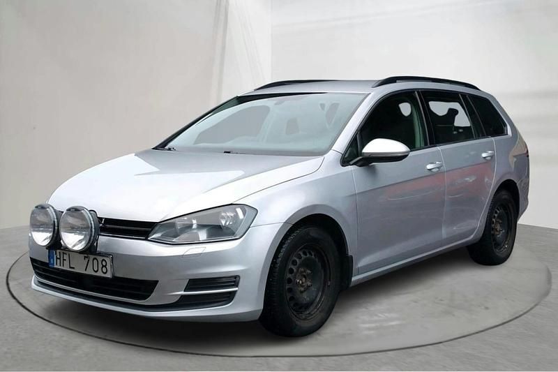 Silver Begagnad 2014 VW Golf VII | 100 100 kr (Marknadspris) - Bild 1/4
