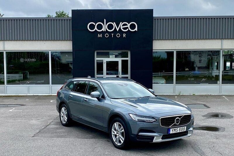 Grå Begagnad 2017 Volvo V90 CC Kombi | 209 900 kr (Lite dyr) - Bild 1/4
