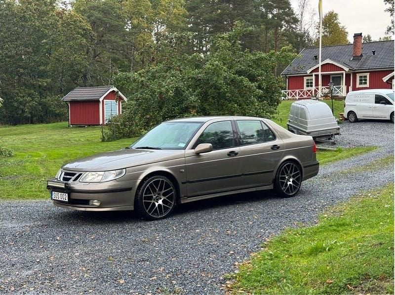 Brun Begagnad 2002 Saab 9-5 Vector Sedan | 15 000 kr (Bra pris) - Bild 1/3