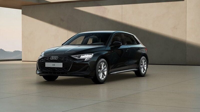 Svart Ny 2025 Audi A3 Sportback Halvkombi | 355 700 kr (Marknadspris) - Bild 1/4