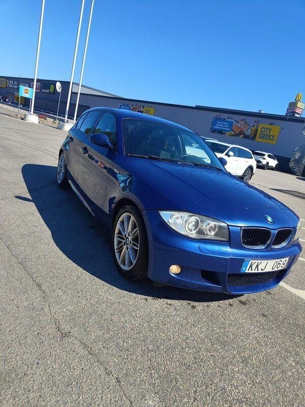 Blå Begagnad 2008 BMW 120 M Sport Halvkombi | 45 000 kr (Marknadspris) - Bild 1/4
