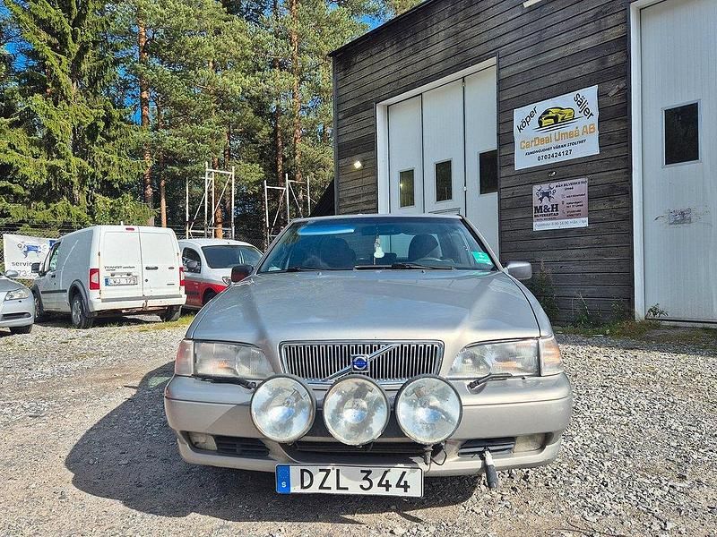 Grå Begagnad 1999 Volvo S70 Sedan | 14 900 kr (Bra pris) - Bild 1/4