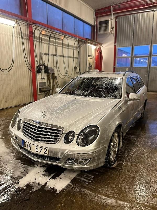 Begagnad Mercedes E220 170 HK (125 kW) 2008