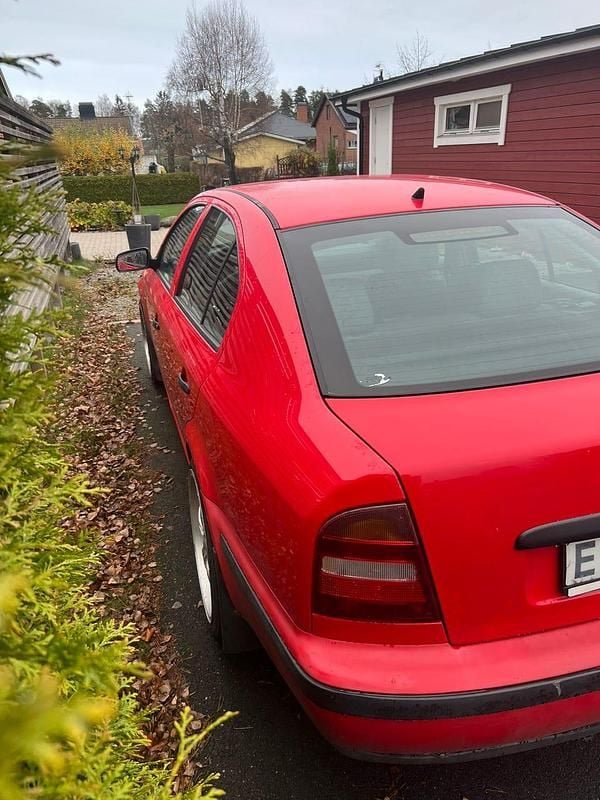 Begagnad Skoda Octavia 75 HK (55 kW) 1999 Halvkombi